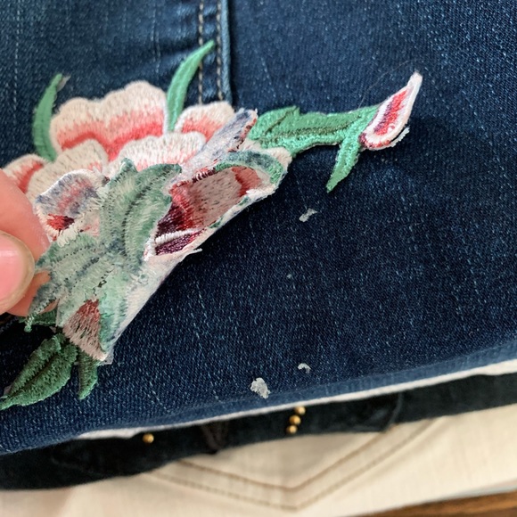 REITMANS FLORAL EMBROIDERED ROSE JEANS - Picture 13 of 14